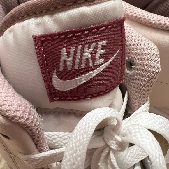 Nike Court Royale 2 Mid Women's shoes in a light soft pink color. Size 9 - Picture 8 of 9